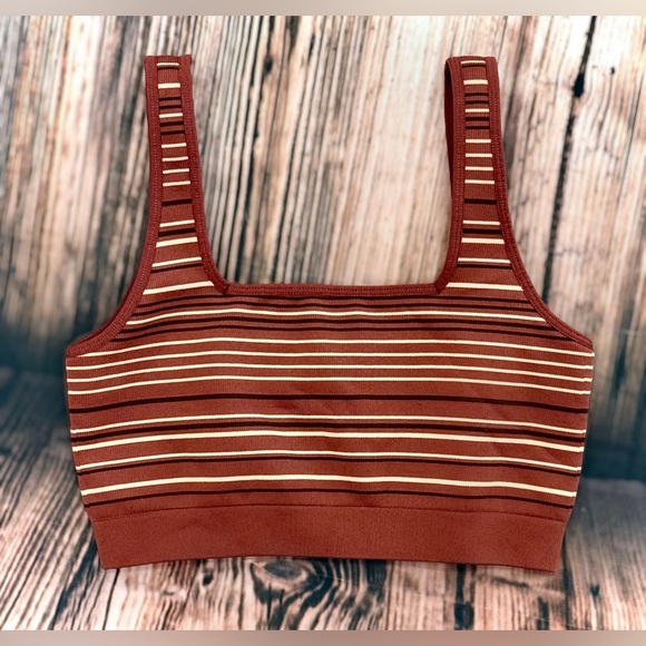 SPIRITUAL GANGSTER || Lena Seamless Sports Bra in Burgundy Stripe - SZ M/L - Picture 2 of 8